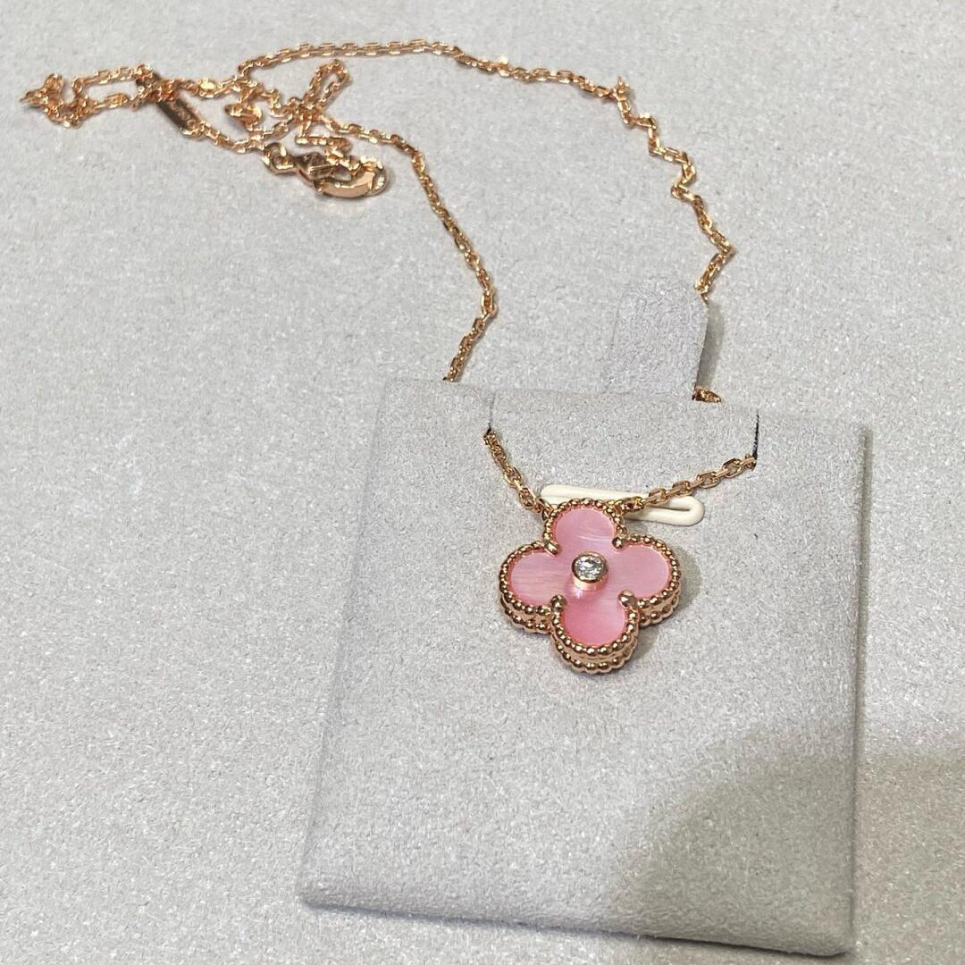 [Royal Jewellery]CLOVER 15MM DIAMOND PINK MOP NECKLACE