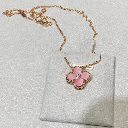 [Royal Jewellery]CLOVER 15MM DIAMOND PINK MOP NECKLACE