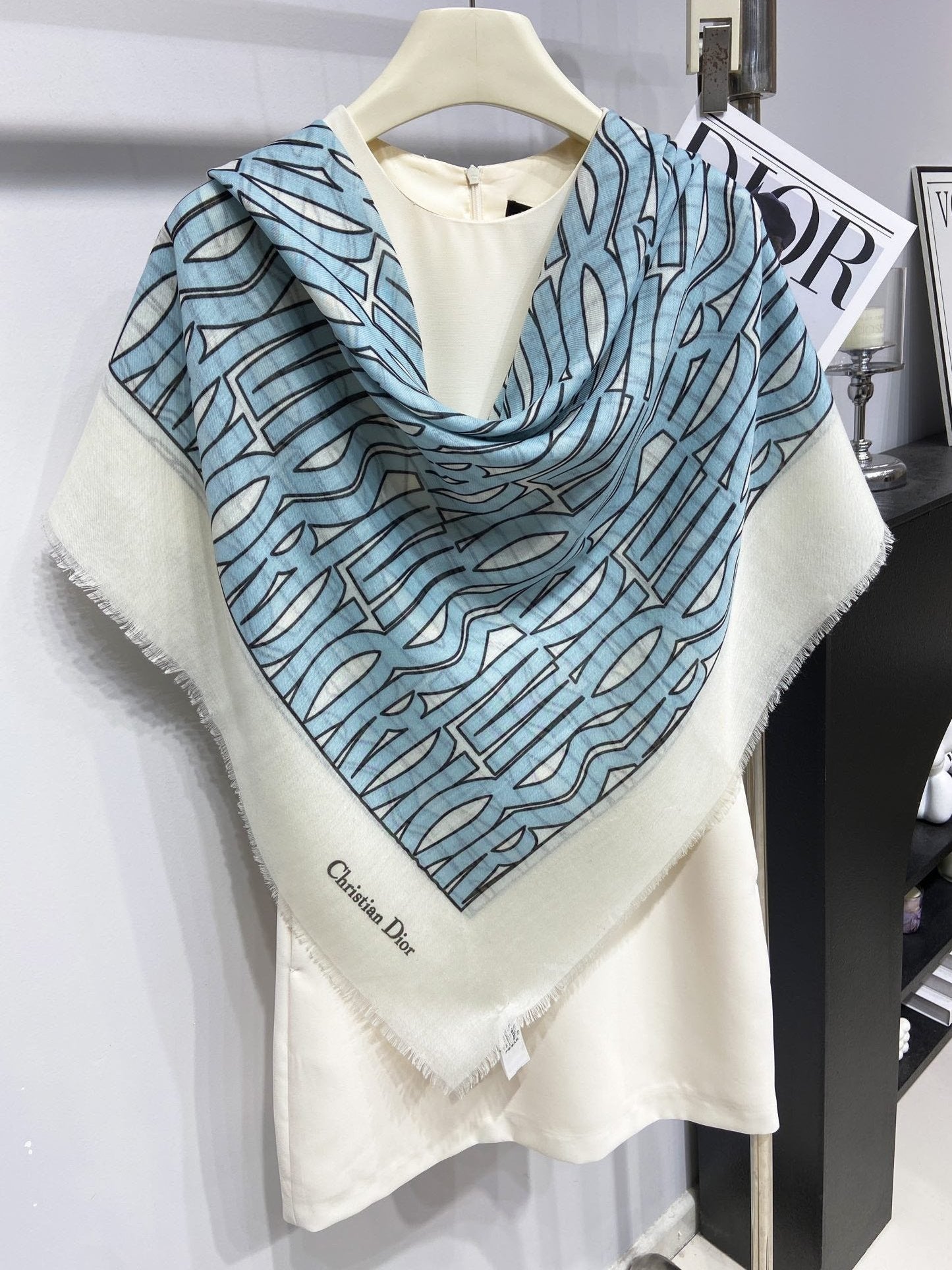 MISS DIOR ALLOVER SHAWL 140 CM IN POWDER BLUE MIX WHITE SILK CASHMERE 411630