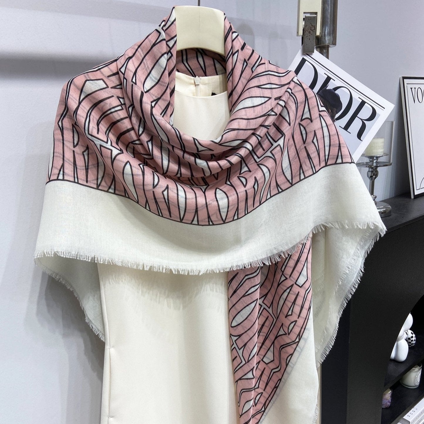 MISS DIOR ALLOVER SHAWL 140 CM IN PALE PINK MIX WHITE SILK CASHMERE 411631