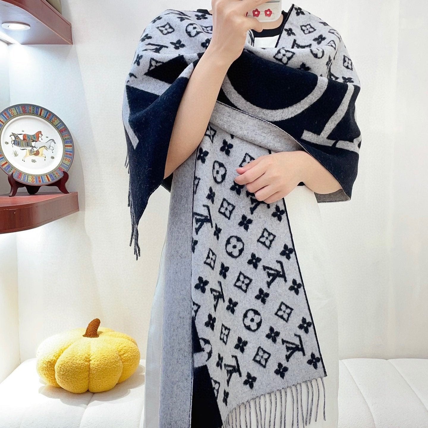 MONOGRAM SCARF 210 CM IN BLACK MIX WHITE CASHMERE 398283