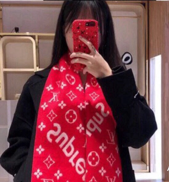 SUPREME X MONOGRAM 180 CM SCARF IN CHERRY RED WOOL AND CASHMERE 392942