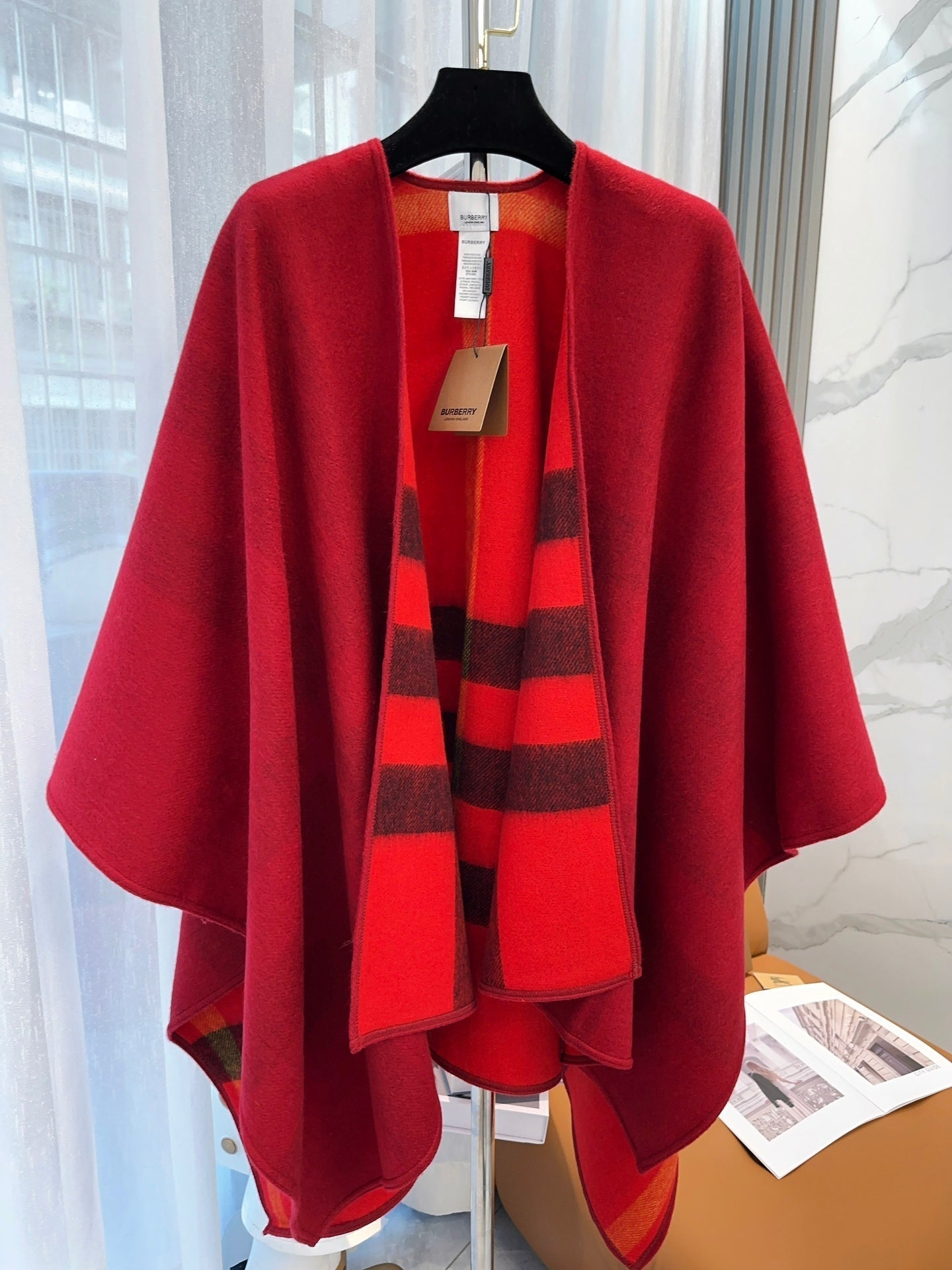 REVERSIBLE CHECK CASHMERE CAPE CHERRY RED AND BLACK 410134