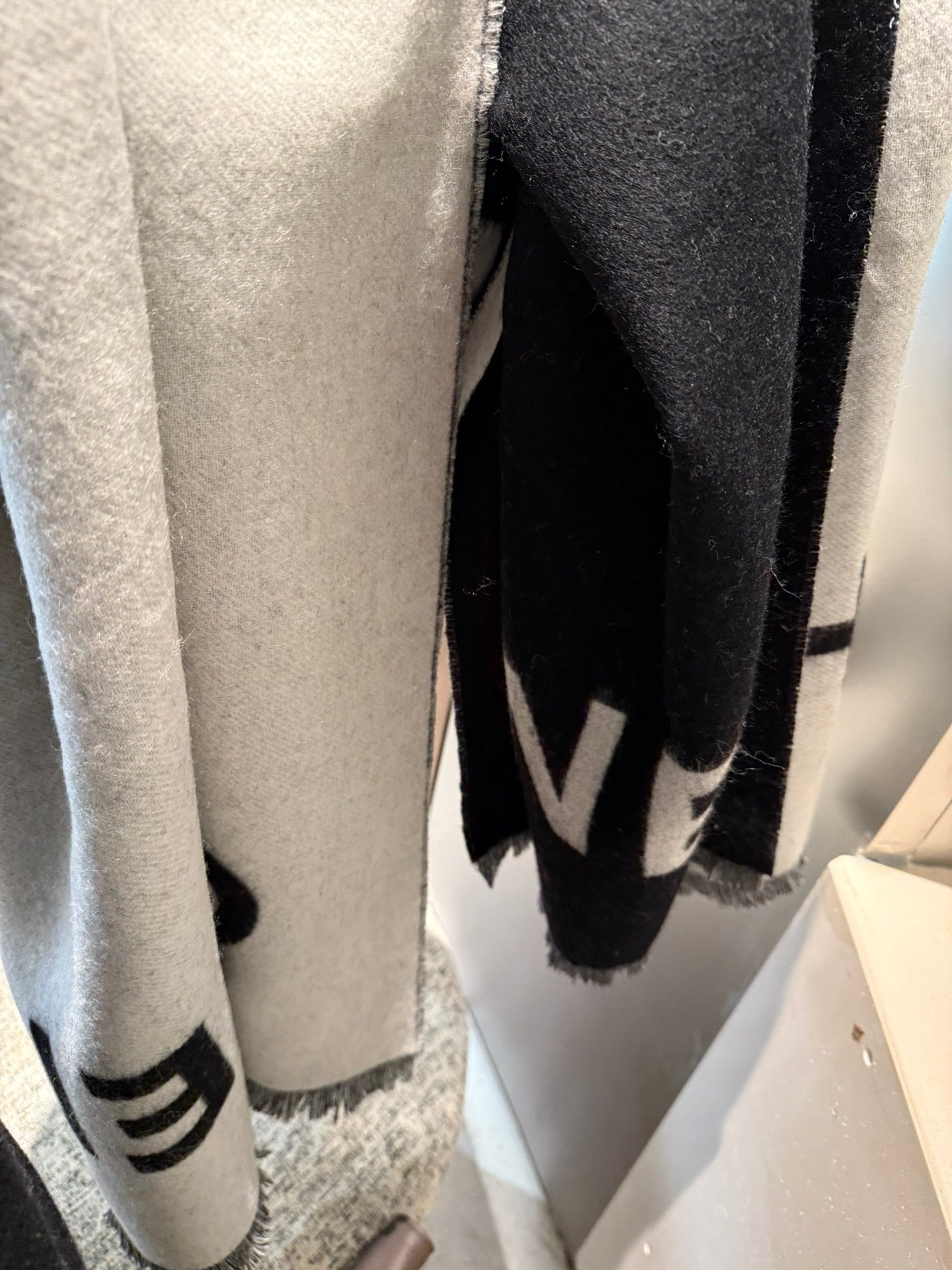 SCARF 200 CM IN BLACK MIX WHITE CASHMERE AND WOOL 401299