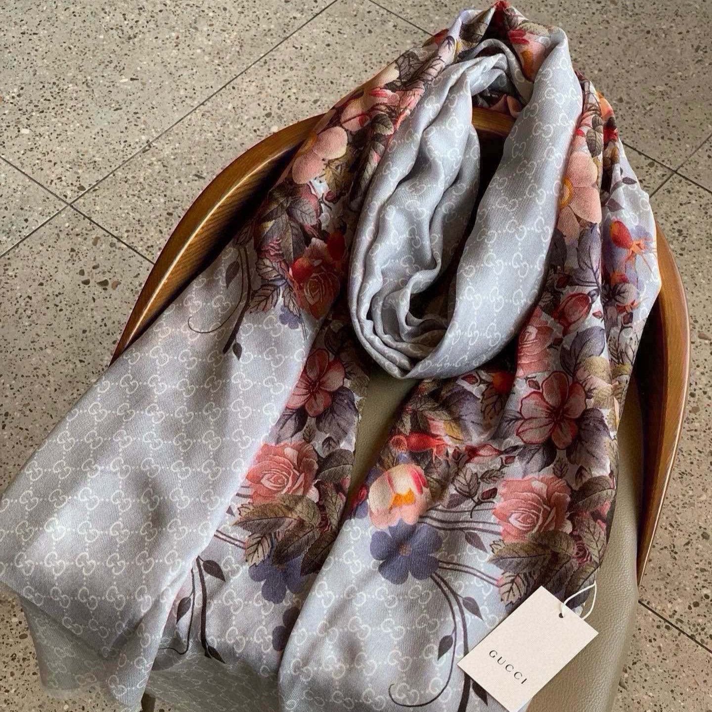 SCARF 200 CM IN DOVE GRAY CASHMERE WITH COLORFUL FLOWER 405255