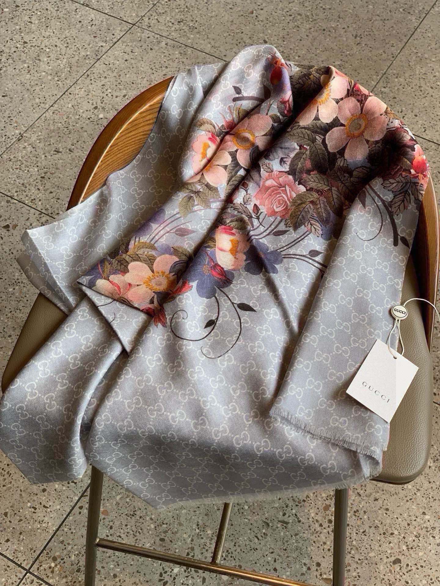 SCARF 200 CM IN DOVE GRAY CASHMERE WITH COLORFUL FLOWER 405255