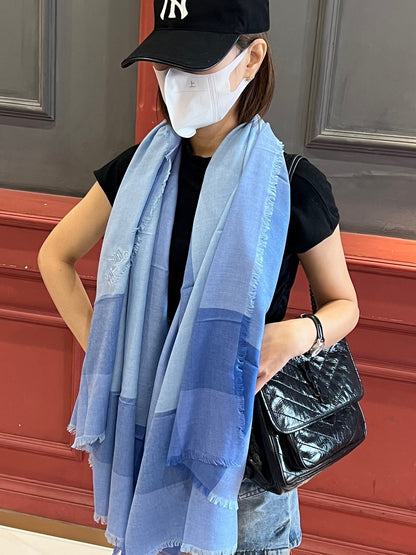 SQUAR SCARF 153 CM IN AZURE BLUE CASHMERE 413790