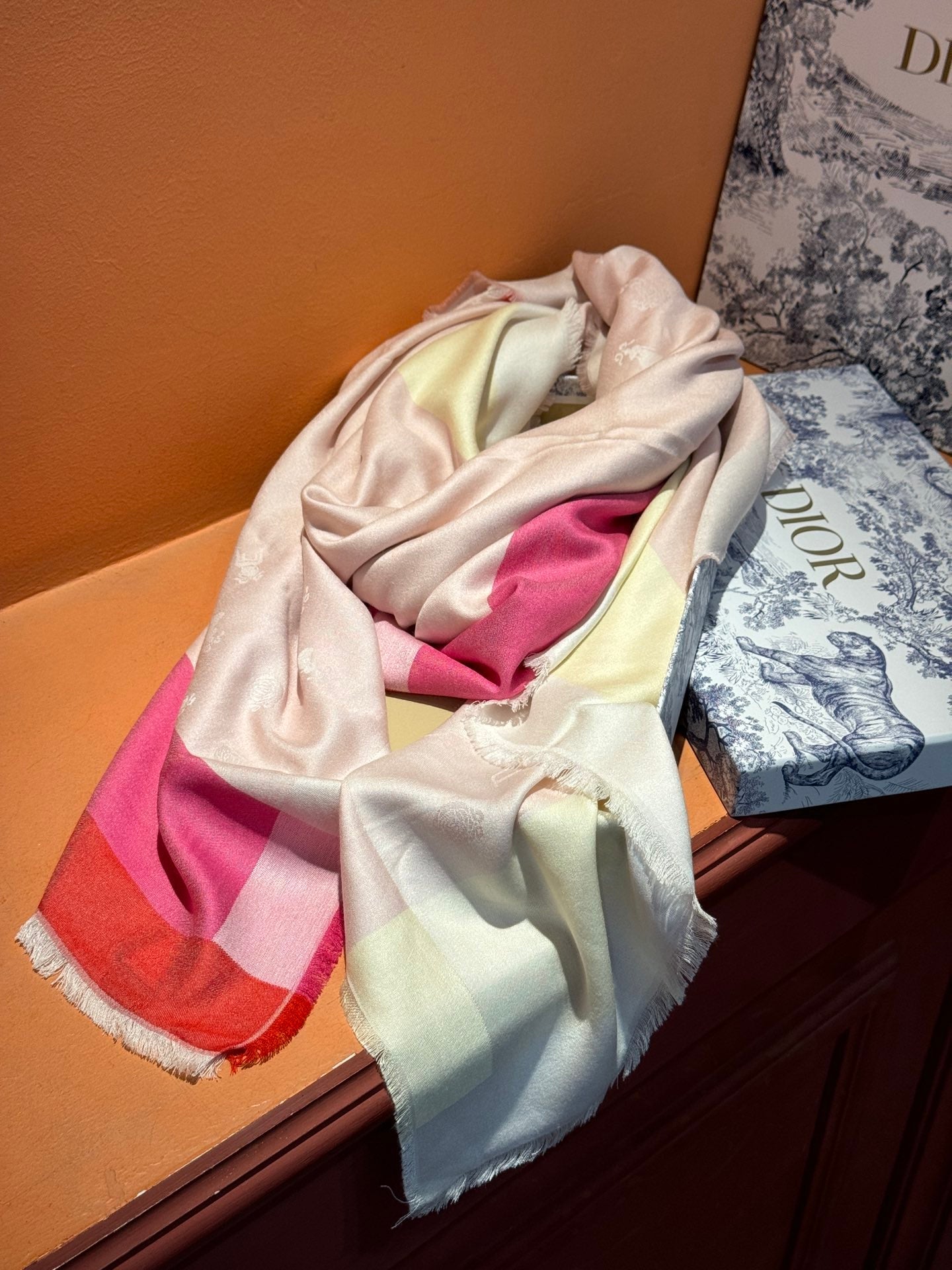 SHAWL 140 CM IN LIGHT PINK CASHMERE AND SILK 413801