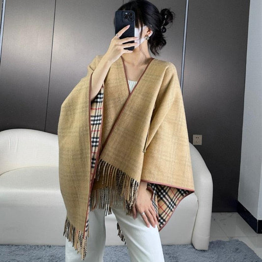 CHECK CAPE IN SAND BROWN WOOL 410154