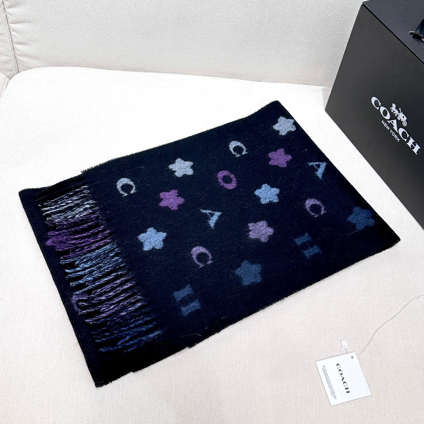 STARS AND STRIPES PRINT SCARF 183 CM IN BLACK AND COLORFUL COTTON WOOL 410184