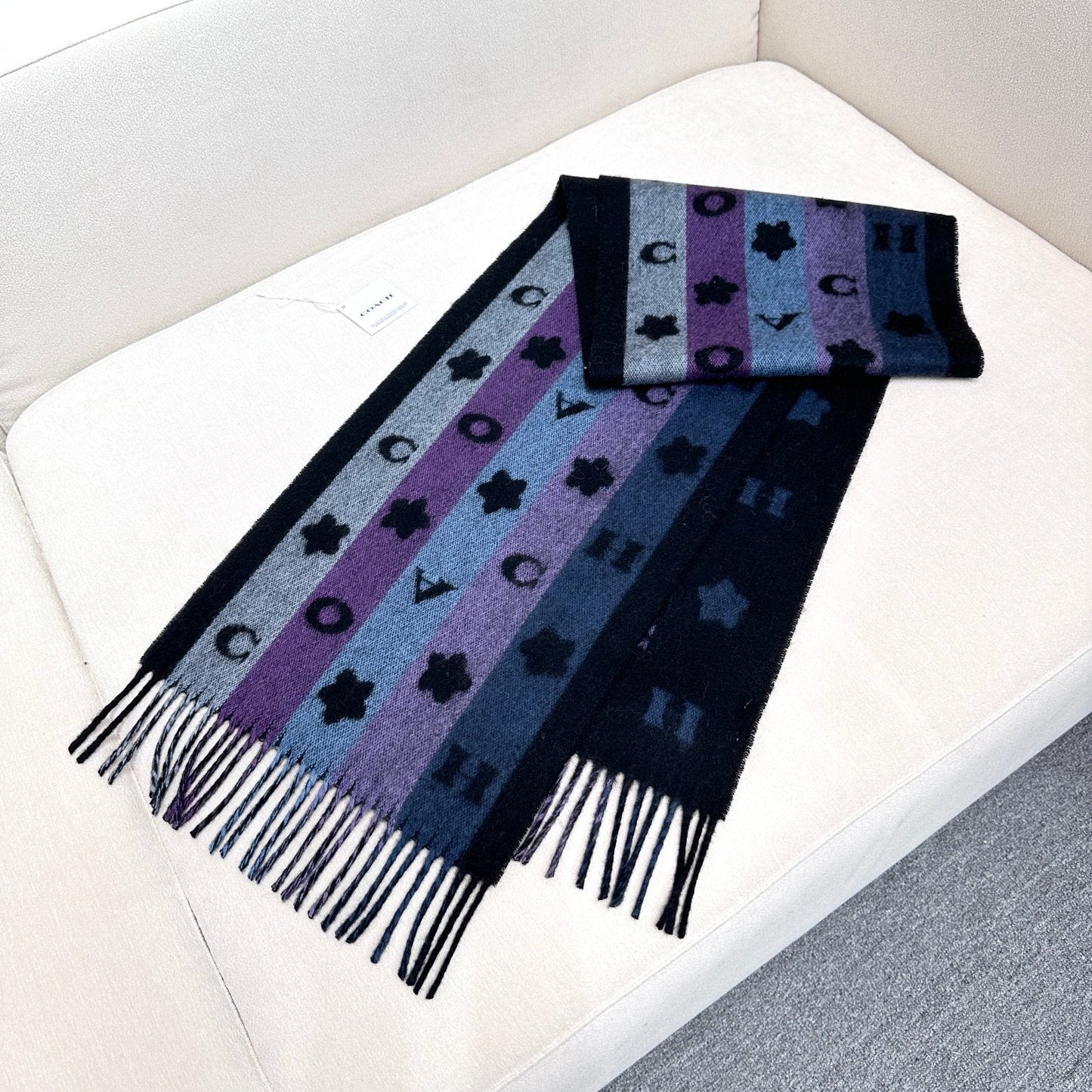 STARS AND STRIPES PRINT SCARF 183 CM IN BLACK AND COLORFUL COTTON WOOL 410184