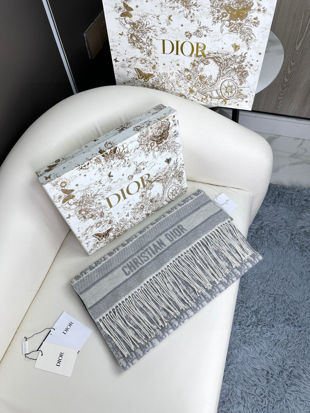 SCARF IN PALE GRAY MONOGRAM CASHMERE 413720