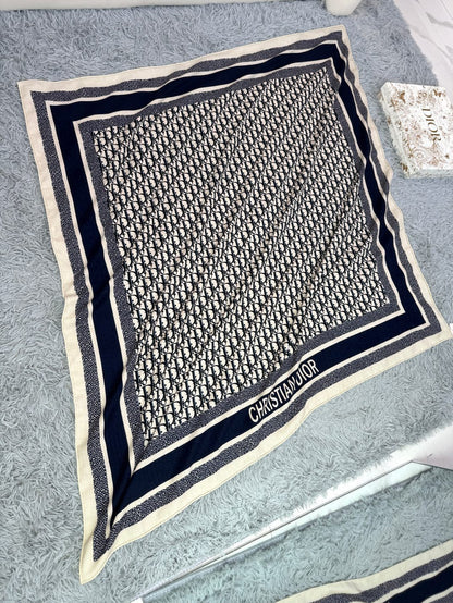 QUADRATISCHER SCHAL MIT MONOGRAMM, 140 CM, AUS SCHWARZ, WEISS, KASCHMIR UND SEIDE, MIX 413742