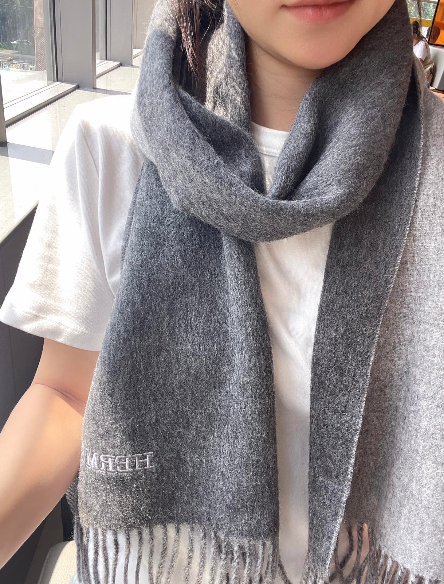 DOUBLE-FACE STOLE SCARF IN SMOKE GRAY MIX WHITE CASHMERE 394465