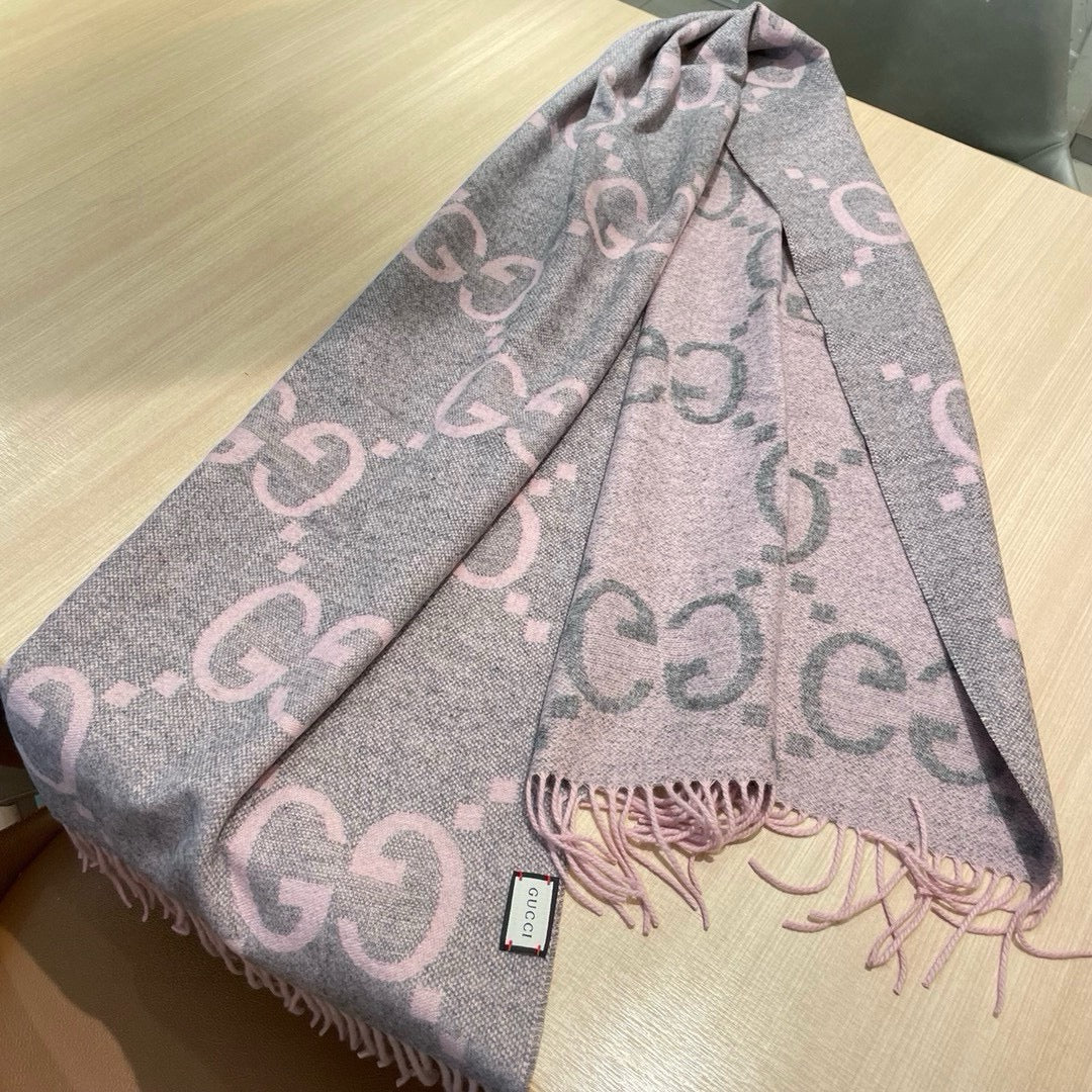 GG JACQUARD PATTERN KNIT SCARF 195 CM WITH TASSELS HARBOR GRAY MIX LIGHT PINK 403748