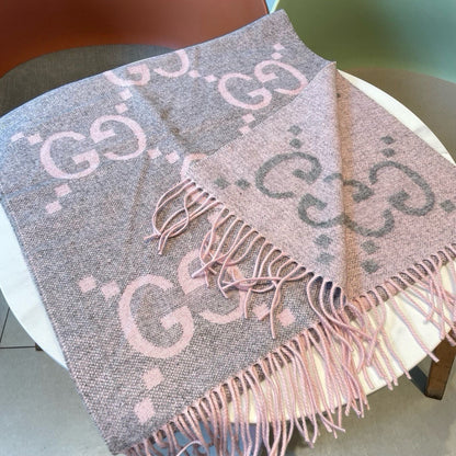 GG JACQUARD PATTERN KNIT SCARF 195 CM WITH TASSELS HARBOR GRAY MIX LIGHT PINK 403748