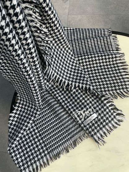 HOUNDSTOOTH SCARF 200 CM IN BLACK MIX WHITE WOOL 399969