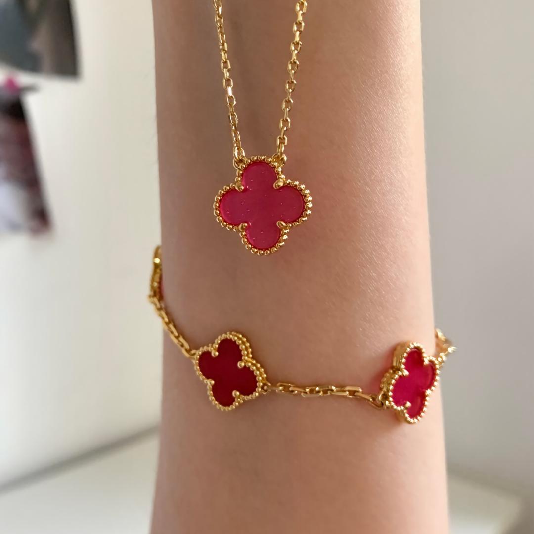 [Royal Jewellery]NEW CLOVER 15MM PINK ENAMEL NECKLACE