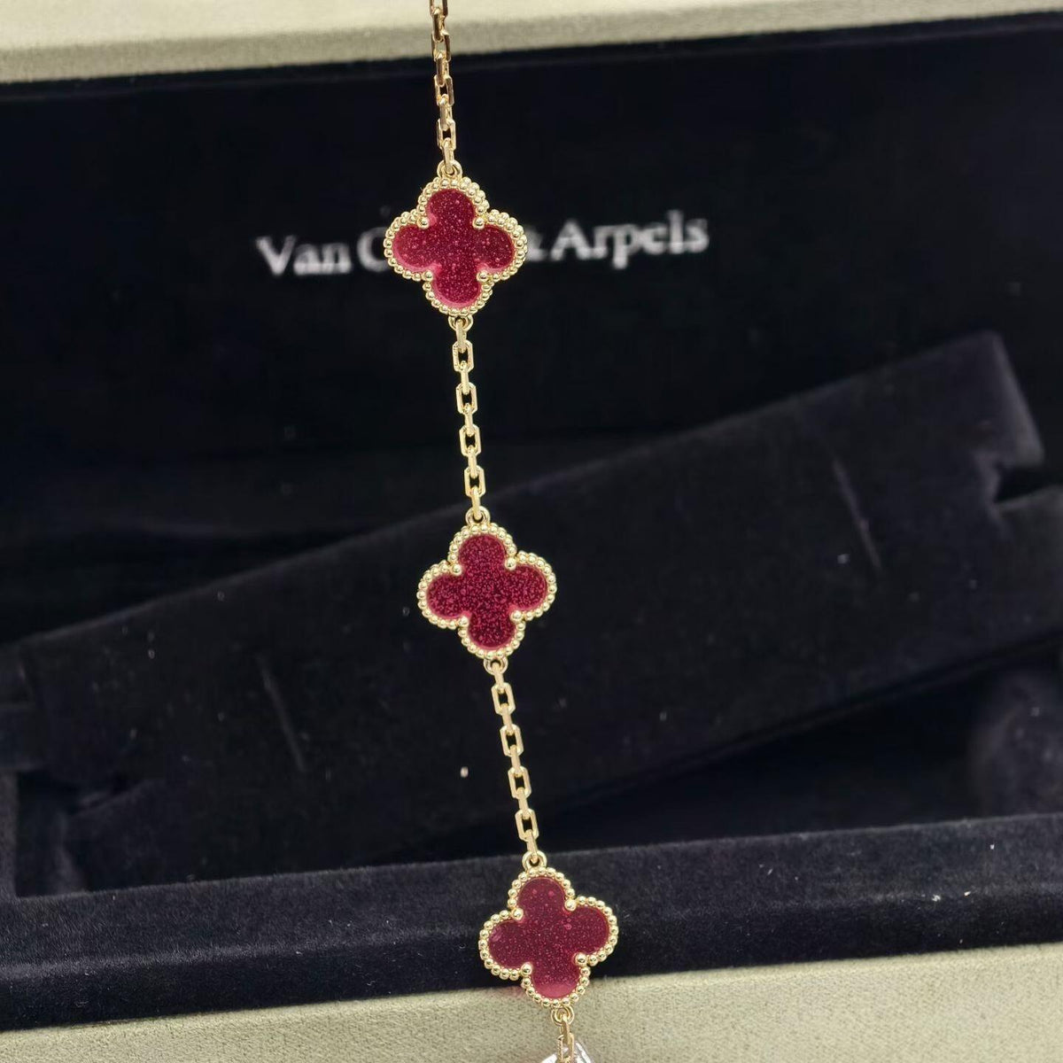 [Royal Jewellery]NEW CLOVER 5 MOTIFS PINK ENAMEL BRACELET