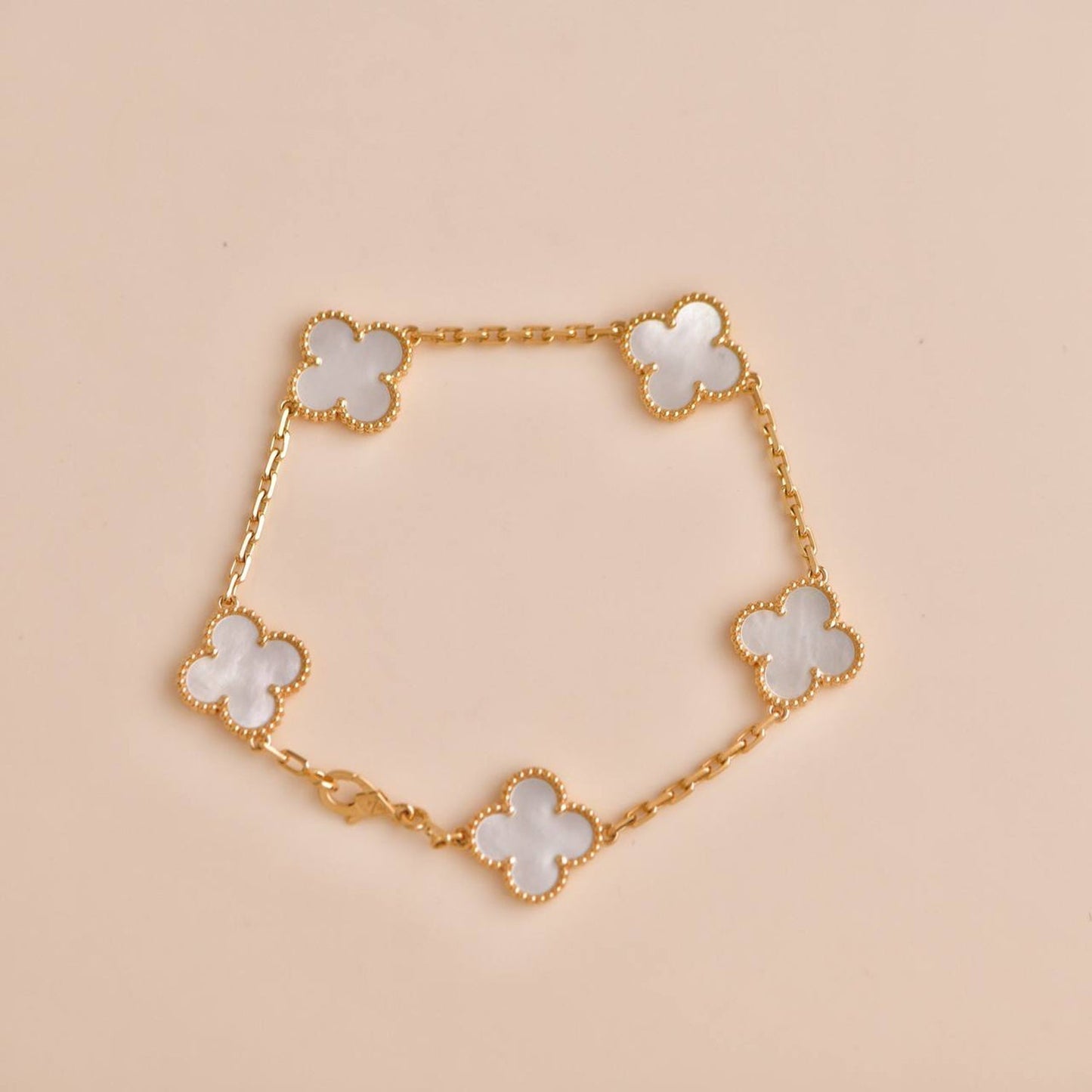 [Royal Jewellery]CLOVER  5 MOTIF WHITE MOP BRACELET