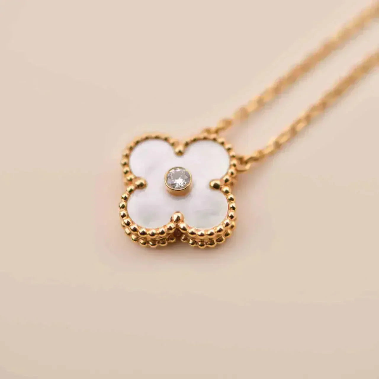 [ROYAL]CLOVER 15MM DIAMOND WHITE FRITILLARIA NECKLACE