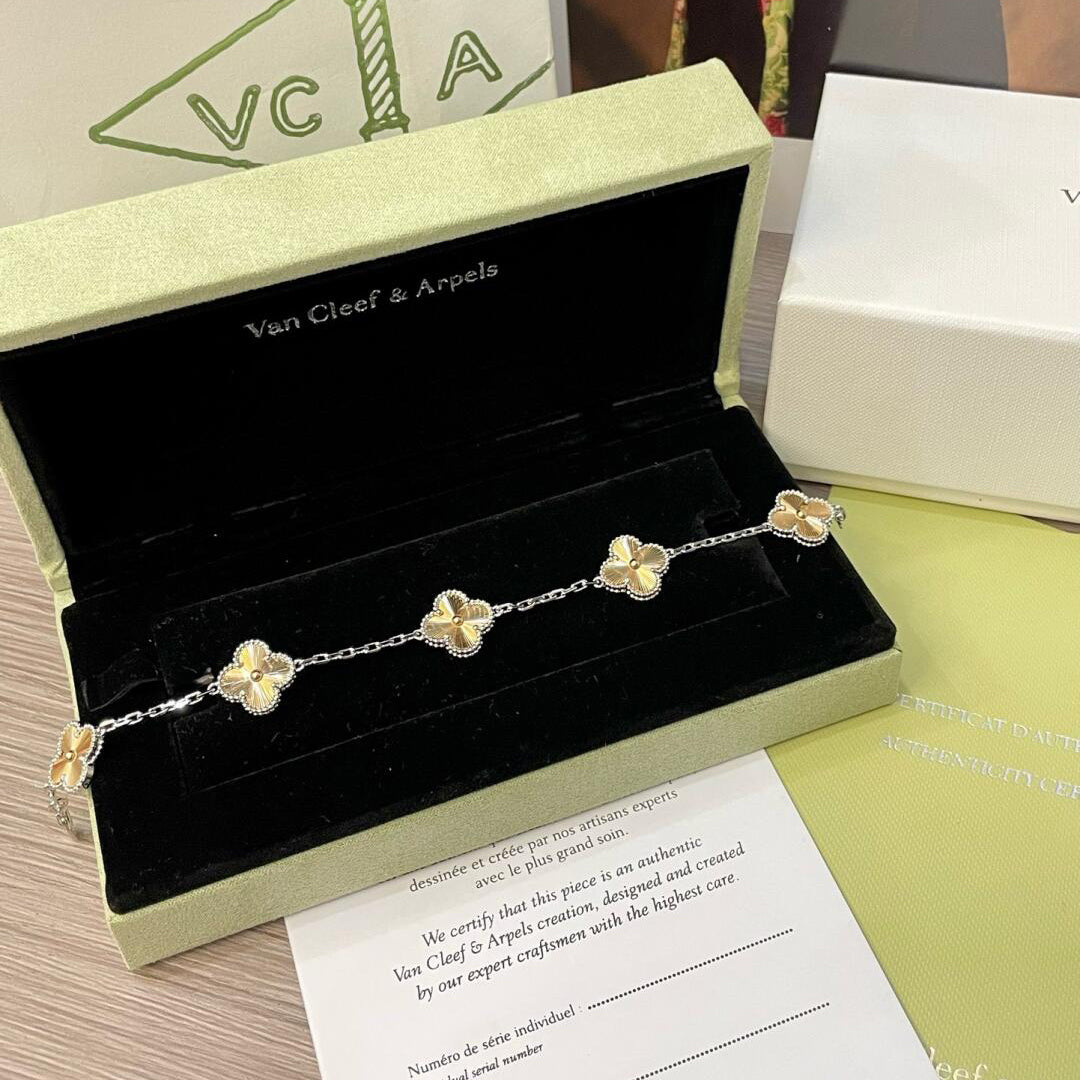 [Royal Jewellery]CLOVER  5 MOTIFS  CHRISTMAS LIMITED EDITION BRACELET