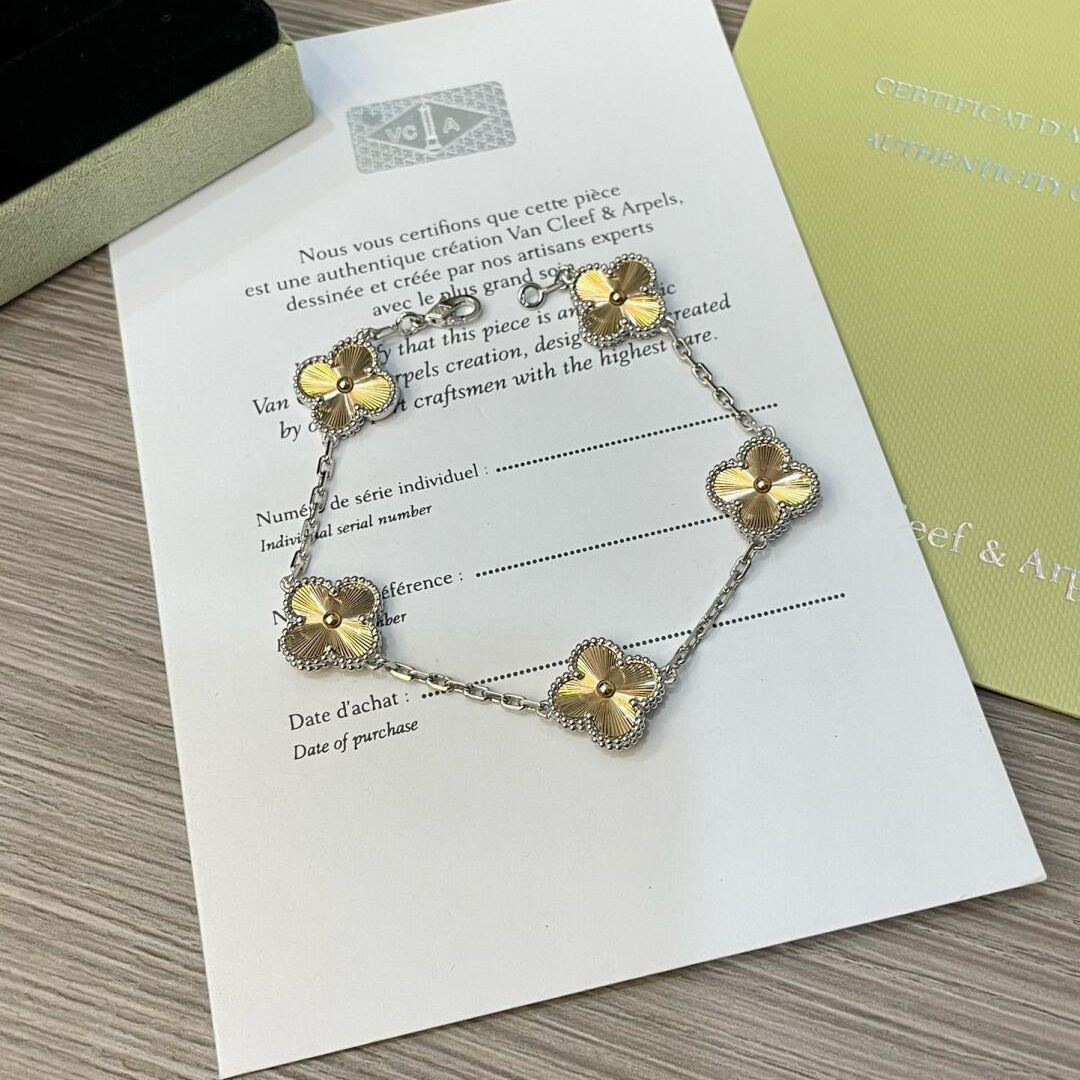 [Royal Jewellery]CLOVER  5 MOTIFS  CHRISTMAS LIMITED EDITION BRACELET