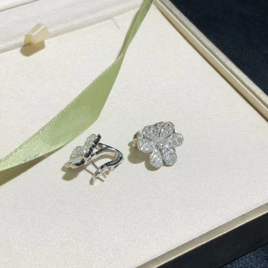 [ROYAL]FRIVOLE SILBERNE OHRRINGE MIT DIAMANTEN UND BLUMEN