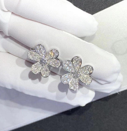 [ROYAL]FRIVOLE SILBERNE OHRRINGE MIT DIAMANTEN UND BLUMEN