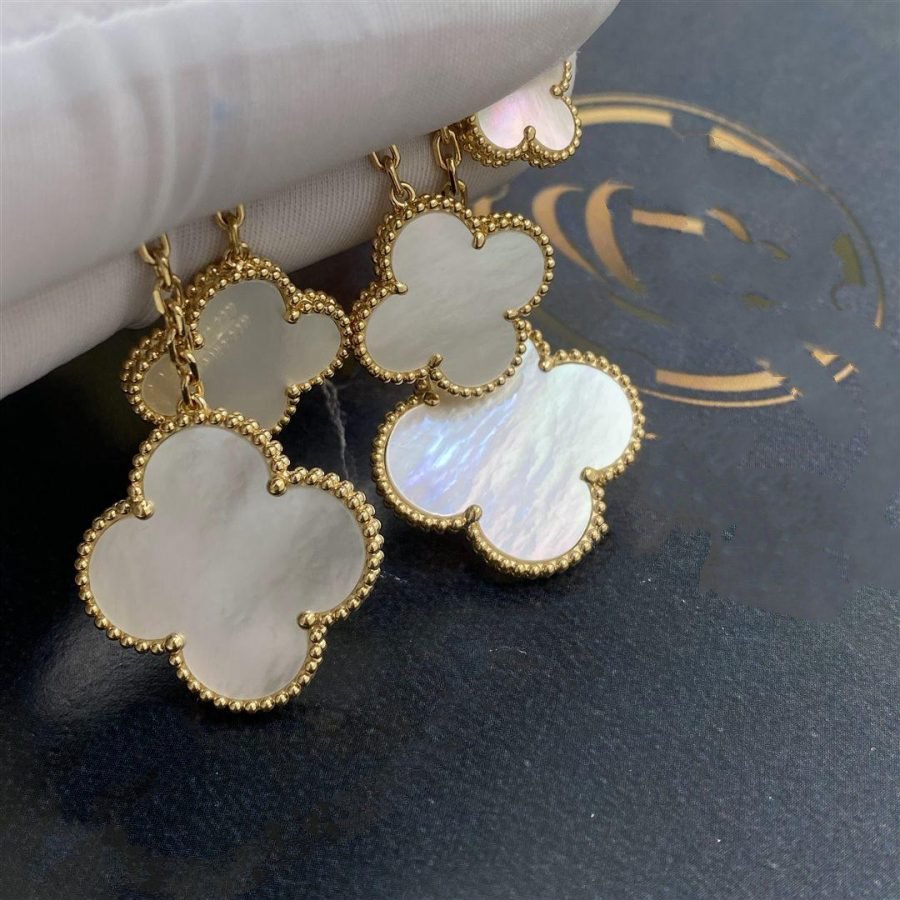 [Royal]CLOVER EARRINGS WHITE MOP 4 MOTIFS GOLD