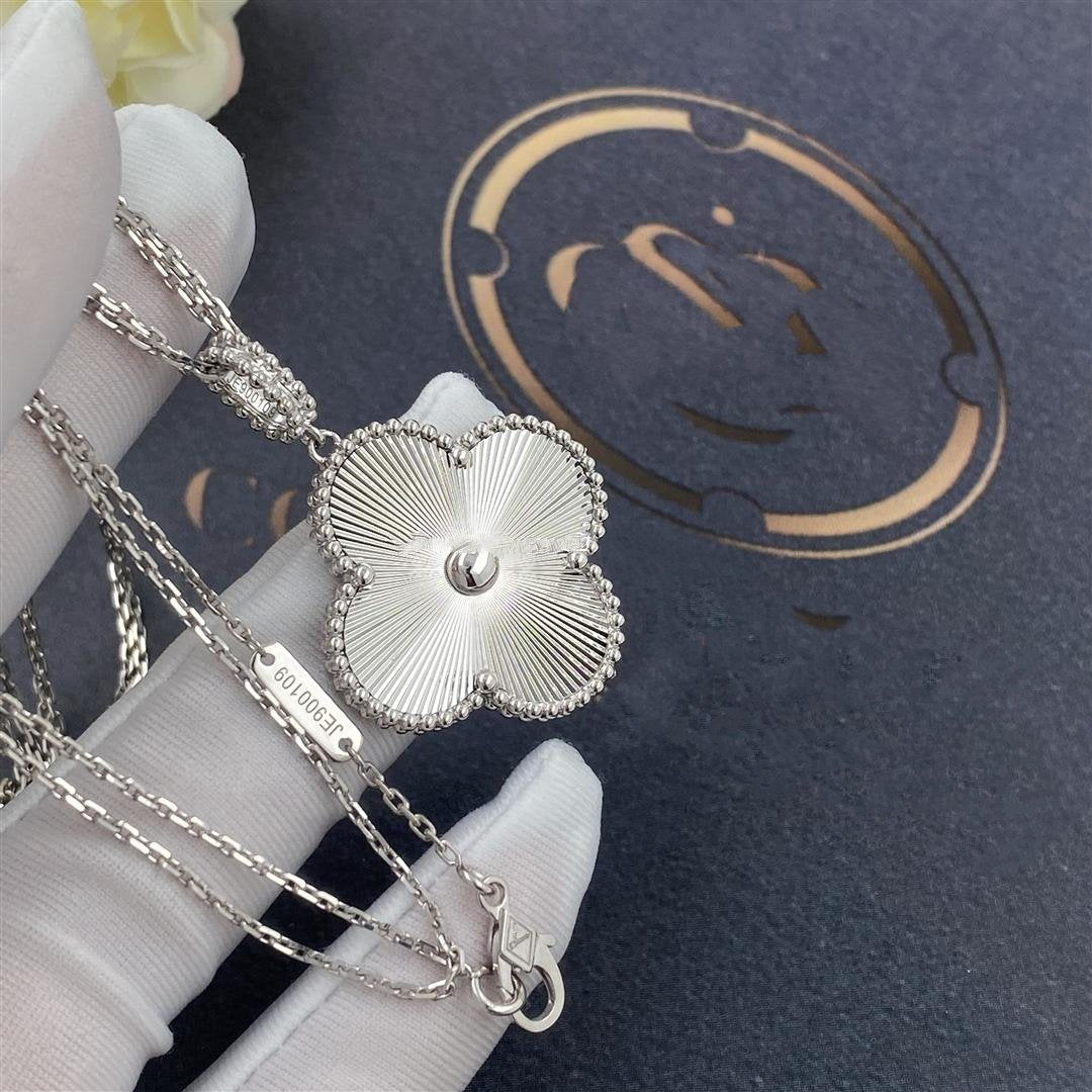 [Royal]CLOVER 25MM SILVER BIG CLOVER NECKLACE