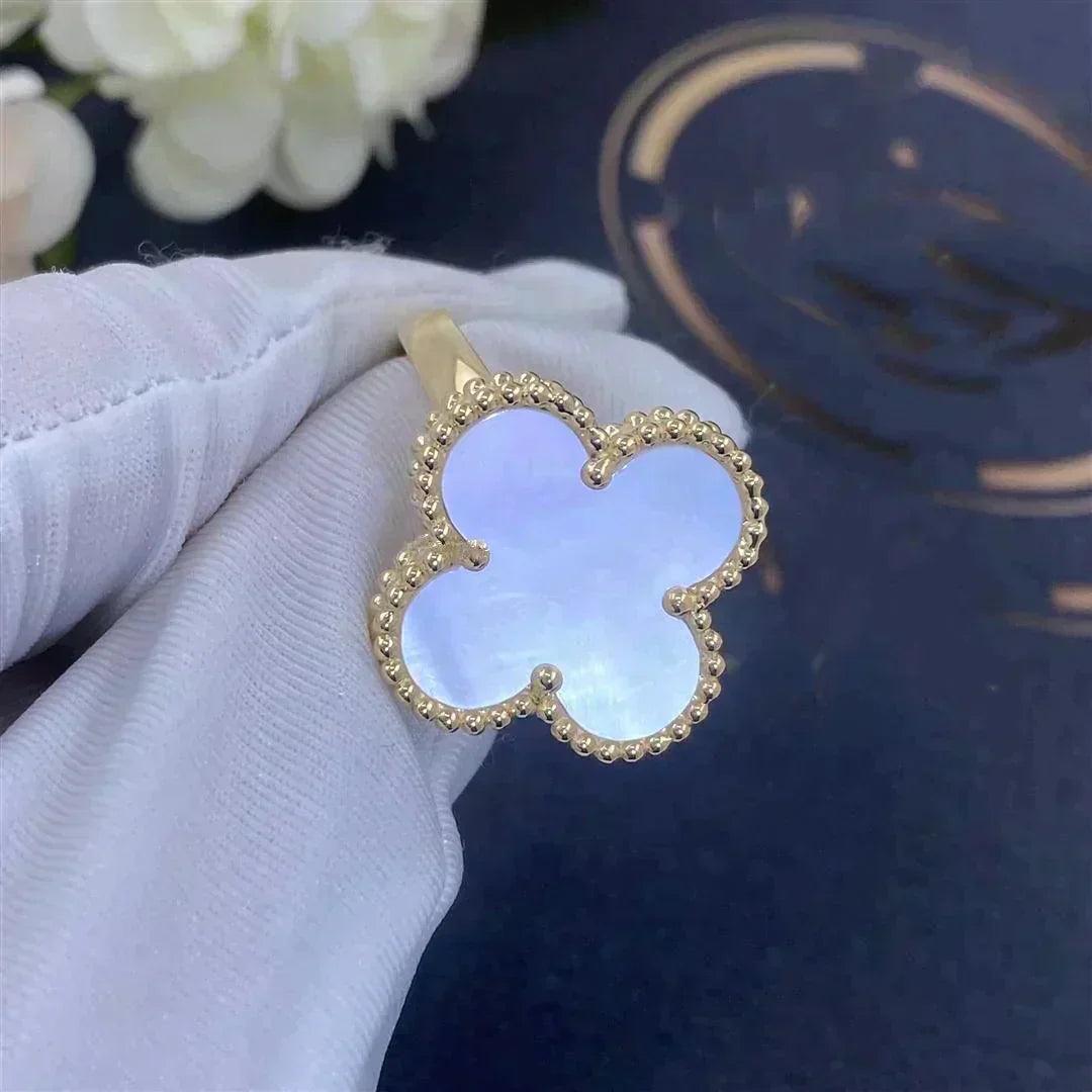 [ROYAL]CLOVER WHITE MOP RING