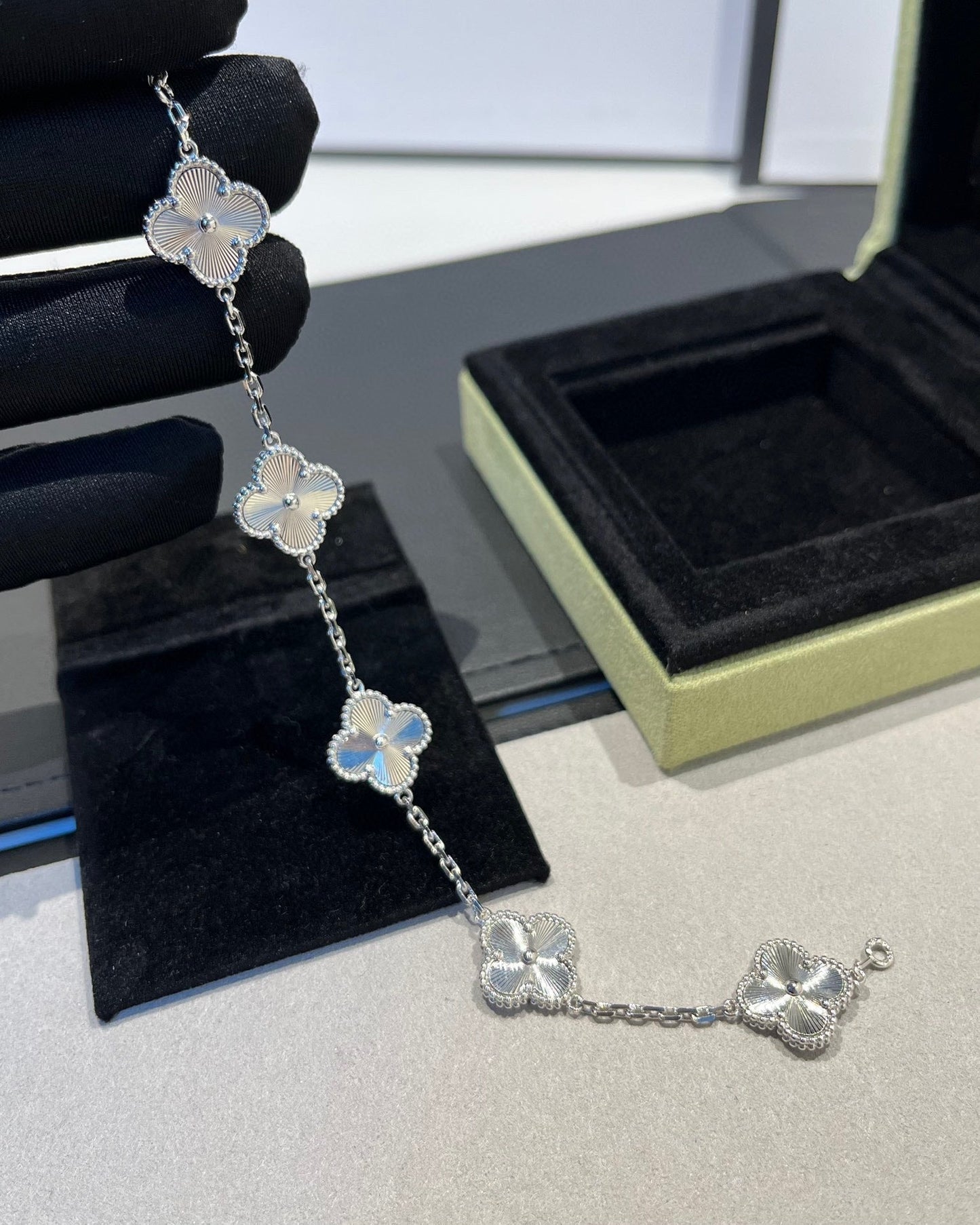 [Royal Jewellery]CLOVER SILVER 5 MOTIFS BRACELET