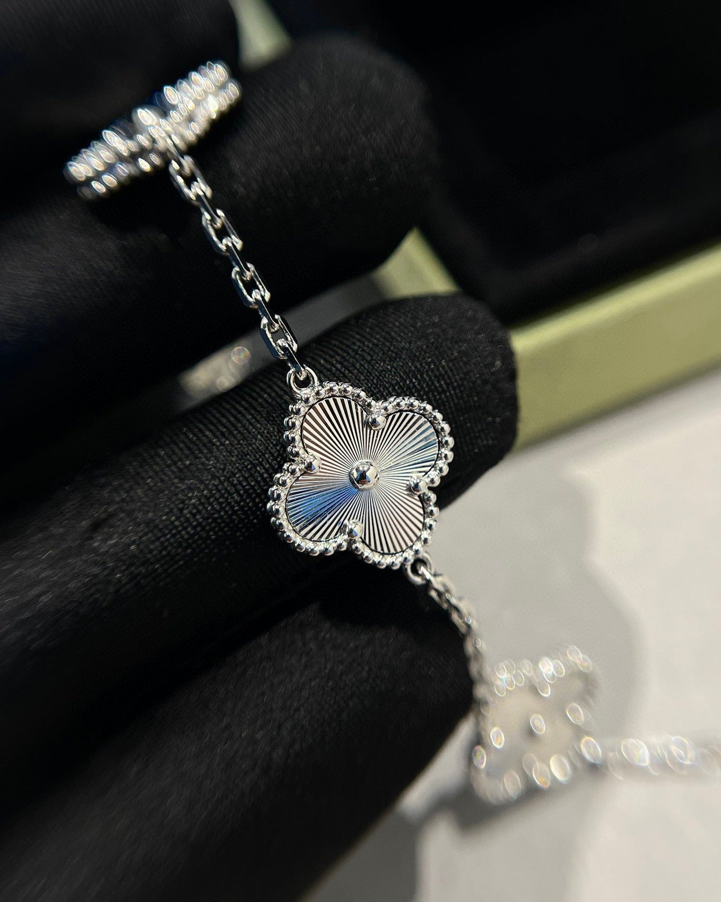 [Royal Jewellery]CLOVER SILVER 5 MOTIFS BRACELET