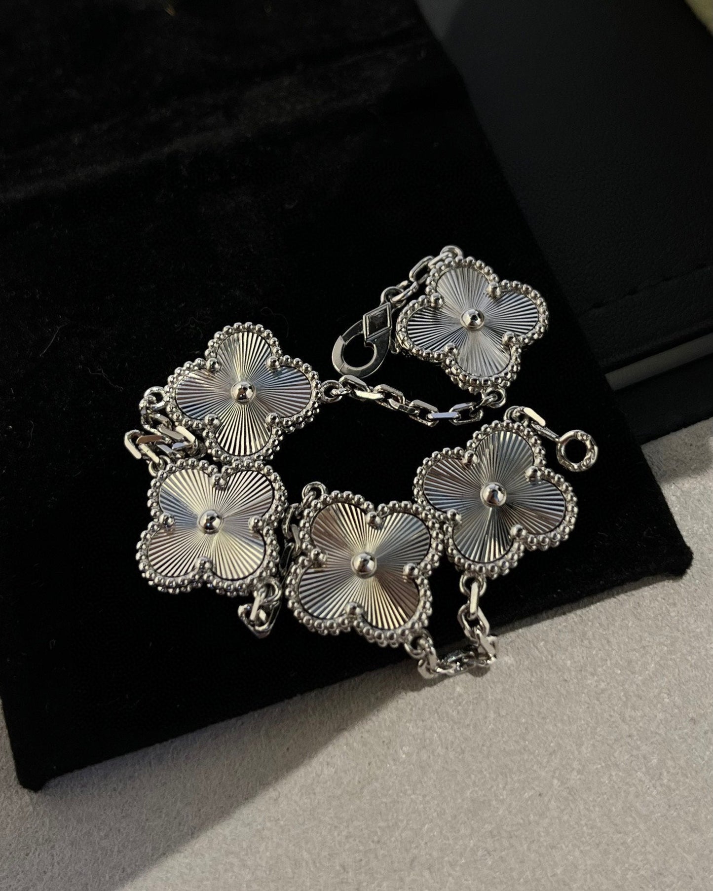 [Royal Jewellery]CLOVER SILVER 5 MOTIFS BRACELET