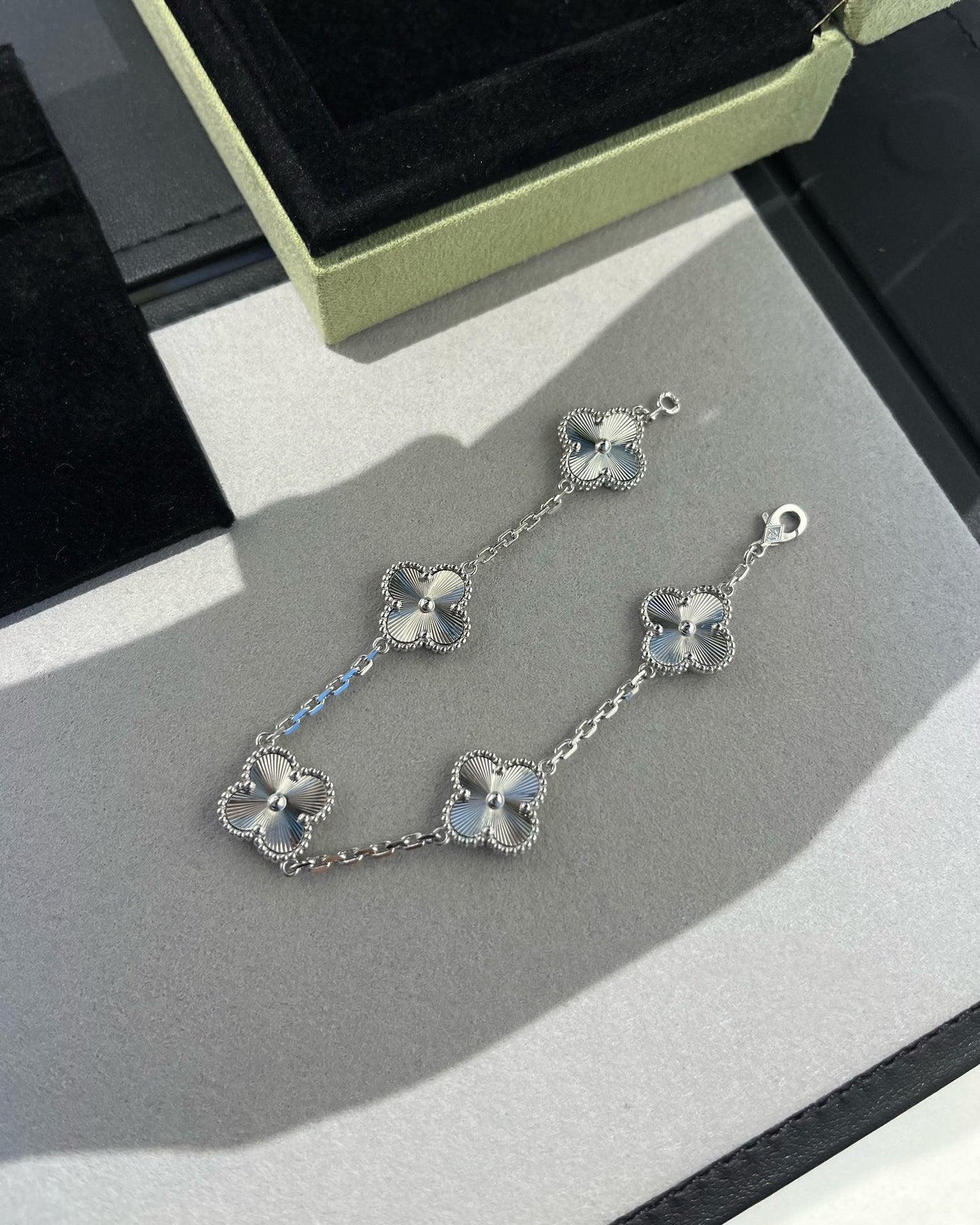 [Royal Jewellery]CLOVER SILVER 5 MOTIFS BRACELET